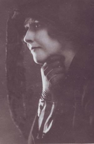 F. Dostojevski - B. Putjata: Idiot, 1922/23 Marija Nablocka kot Nastasja Filipovna. Vir: Ikonoteka SLOGI – Gledališki muzej.