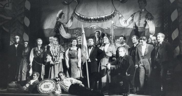 Miroslav Vilhar in Mirko Mahnič: Velika beseda (Večer v čitavnici), režiser Mirko Mahnič, Mestno gledališče ljubljansko, premiera 26. novembra 1953. Vir: Ikonoteka SLOGI - Gledališki muzej.