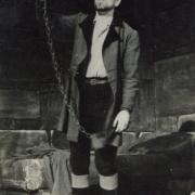 Rudolf Francl kot Florestan v Fideliu Ludwiga van Beethovna. Uprizoritev iz sezone 1947/48, premiera 3. 4. 1948, režija Ciril Debevec, dirigent Mirko Polič. Vir: Ikonoteka SLOGI – Gledališki muzej.