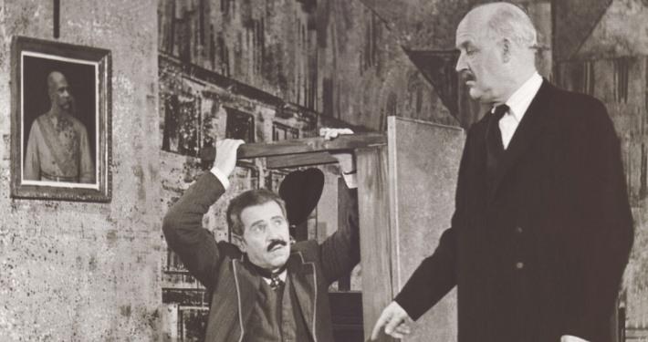 Ivan Cankar: Hlapci, režiserja Mile Korun in Staš Potočnik, Prešernovo gledališče Kranj, premiera 7. 2. 1969. Na fotografiji: Mirko Cegnar in Marjan Lombar. Neznan fotograf. Vir: Ikonoteka SLOGI – Gledališki muzej.