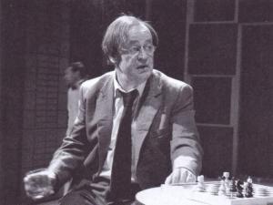 Vlado Novak kot Bérenger. Eugène Ionesco: Nosorogi, režiser Vito Taufer, Drama SNG Maribor, premiera 23. 11. 2007.
