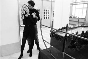 Sebastijan Horvat, Elsinor (based on Hamlet), directed by Sebastijan Horvat, Academy of Theatre, Radio, Film and Television of the University of Ljubljana, première 27 January 1994, Cekin Mansion In the photo: Nataša Matjašec as Gertruda and Aleš Kolar as Klavdij Photo: Tone Stojko; source: SLOGI Iconotheque – Theatre Museum.