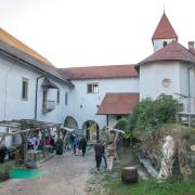 Mejniki gledališke igre, odprtje nove stalne razstave Slovenskega gledališkega inštituta – Gledališkega muzeja na gradu Turjak, 28. septembra 2023. Foto: David Verlič.