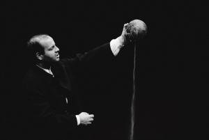 Jernej Šugman as Hamlet in: William Shakespeare, Hamlet, SNT Drama Ljubljana, 1994/95. Photo: Tone Stojko. Source: SLOGI Iconotheque – Theatre Museum.
