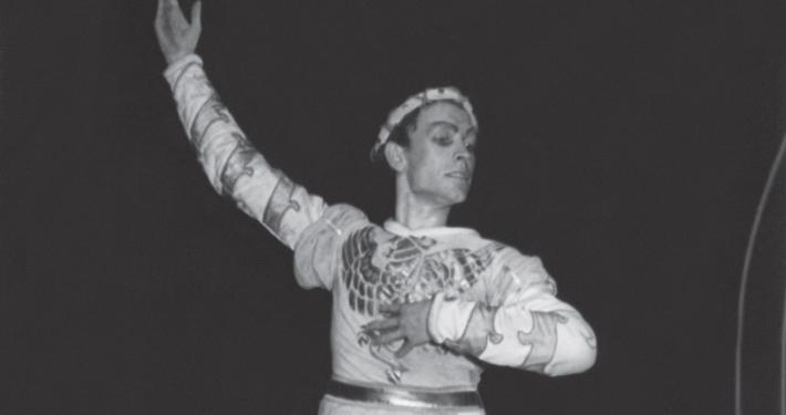 Henrik Neubauer kot Paž (v: Fran Lhotka, Srednjeveška ljubezen, režija in koreografija Pia in Pino Mlakar, SNG v Ljubljani – Opera, 1950/51). Vir: Ikonoteka SLOGI – Gledališki muzej.
