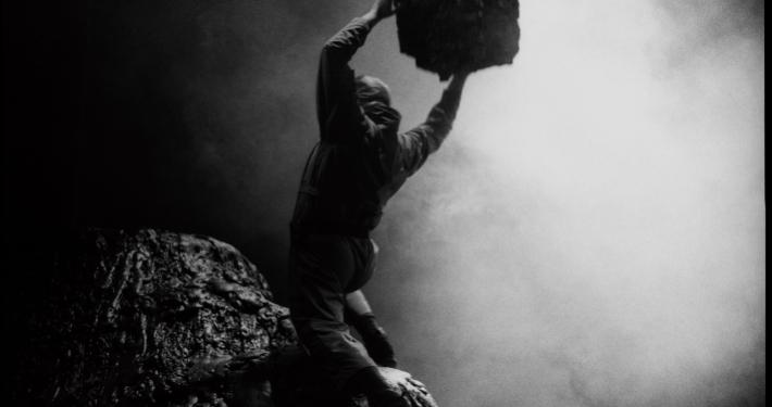 Dušan Jovanović, Kdo to poje Sizifa, SNG Drama Ljubljana, premiera 12. 1. 1997. Foto: Tone Stojko; vir: SLOGI.