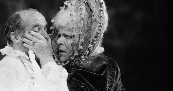 Alan Bennett, Blaznost Jurija III., Mestno gledališče ljubljansko, premiera 13. maja 1994. Foto Tone Stojko; Ikonoteka SLOGI – Gledališki muzej