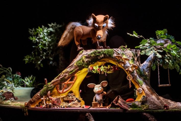 Joe Todd-Stanton: Mišek Julijan (Lutkovno gledališče Ljubljana). Foto: Nika Hölcl, arhiv LGL.