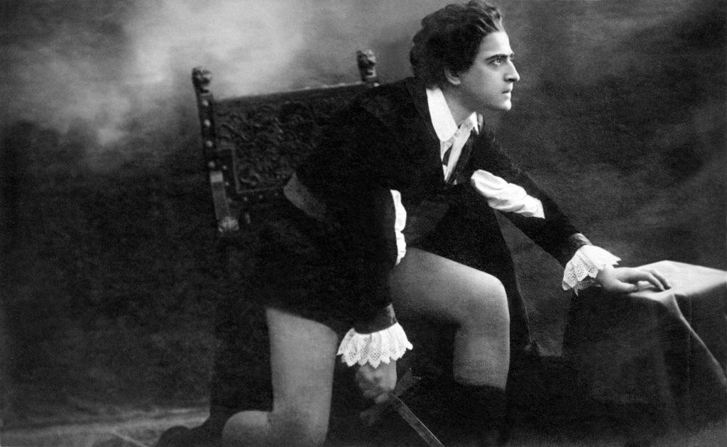 Hinko Nučič as Jaromir in: Franz Grillparzer, The Ancestress, Provincial Theatre in Ljubljana, 1907. Photo: August Berthold. Source: SLOGI Iconotheque – Theatre Museum.