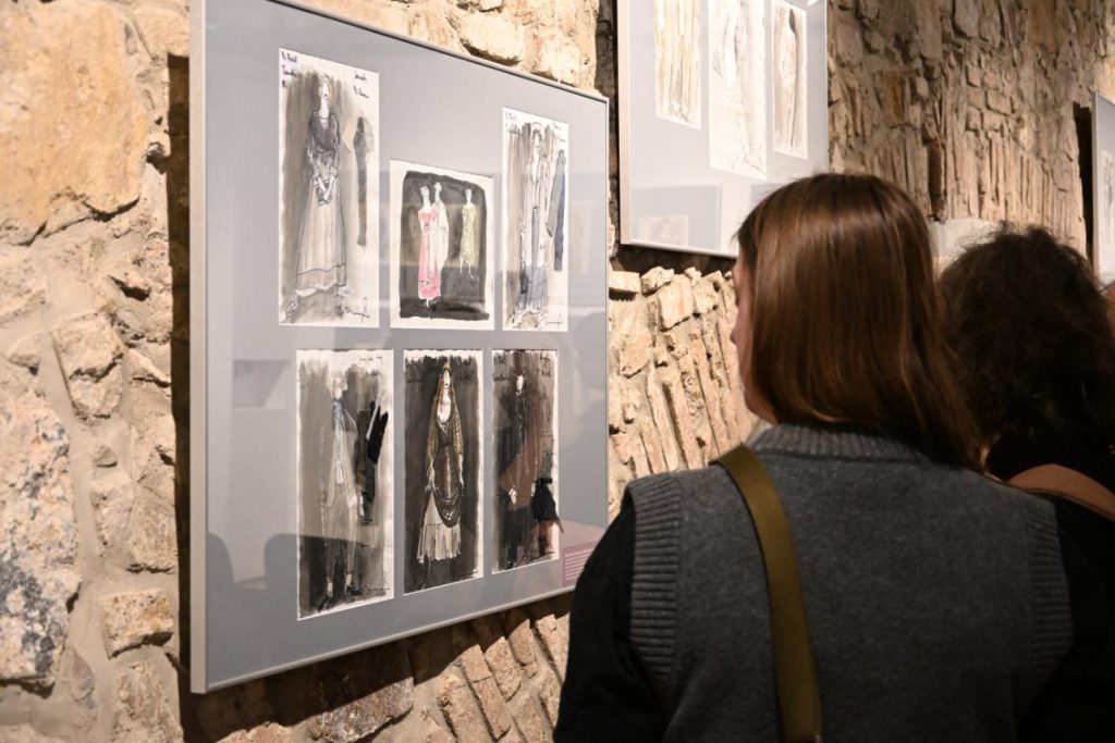 Cveta Mirnik: kostumografinja in njen svet, odprtje razstave v Slovenskem gledališkem inštitutu, 10. marca 2026. Foto: SLOGI.