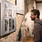 Cveta Mirnik: kostumografinja in njen svet, odprtje razstave v Slovenskem gledališkem inštitutu, 10. marca 2026. Foto: SLOGI.