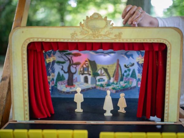 Gledaliski kovcek_SLOGI